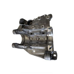 Driveshaft Mounting Bracket<br>
Land Rover LR097852